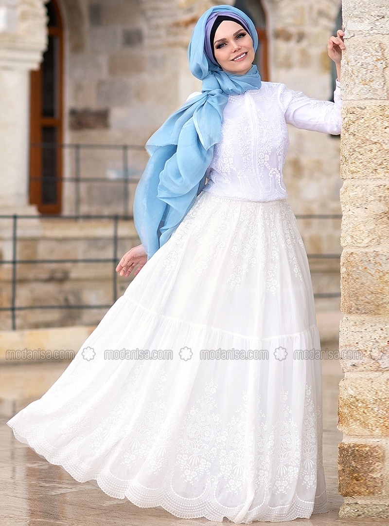 white cotton skirt