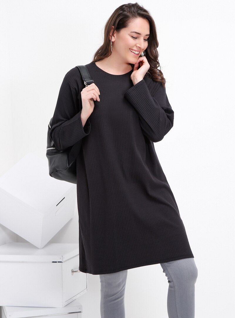 

Crew neck - Black - Plus Size Tunic - Alia