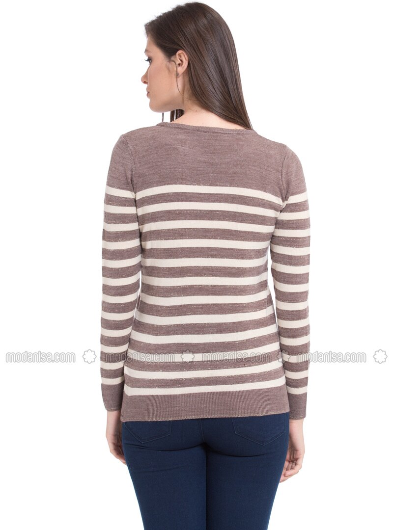 brown crew neck jumper