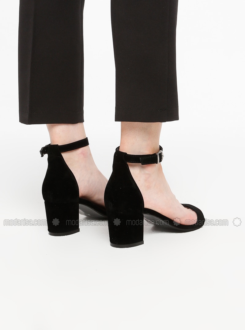 black shoes heels
