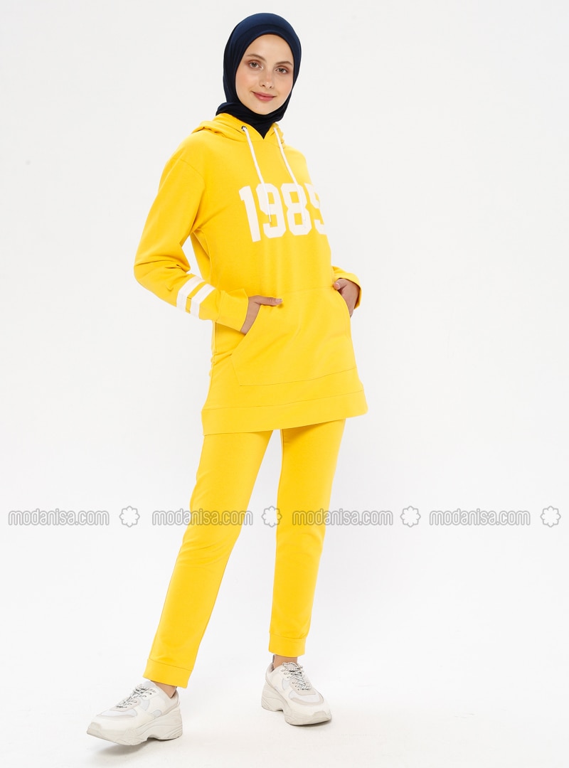 set tracksuit