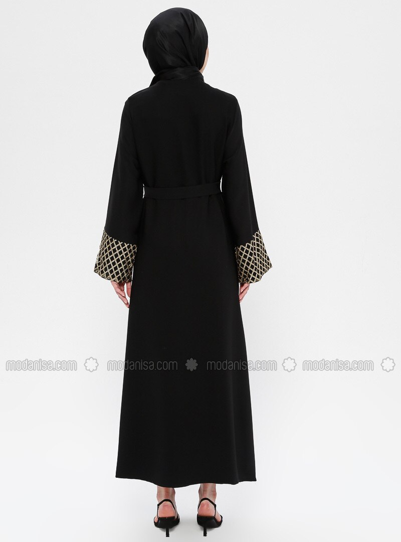 abaya black and gold