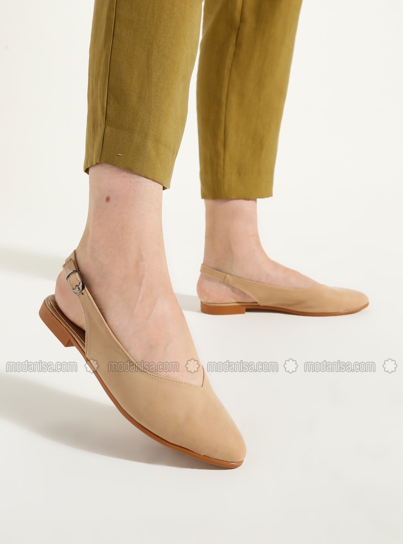 nude flat shoes