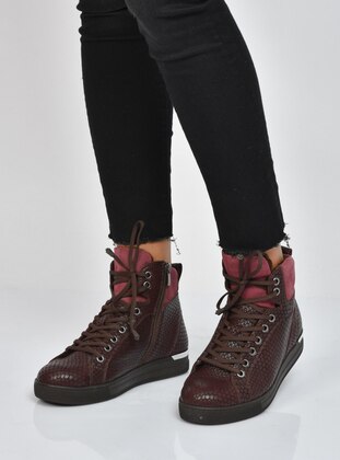 maroon boots