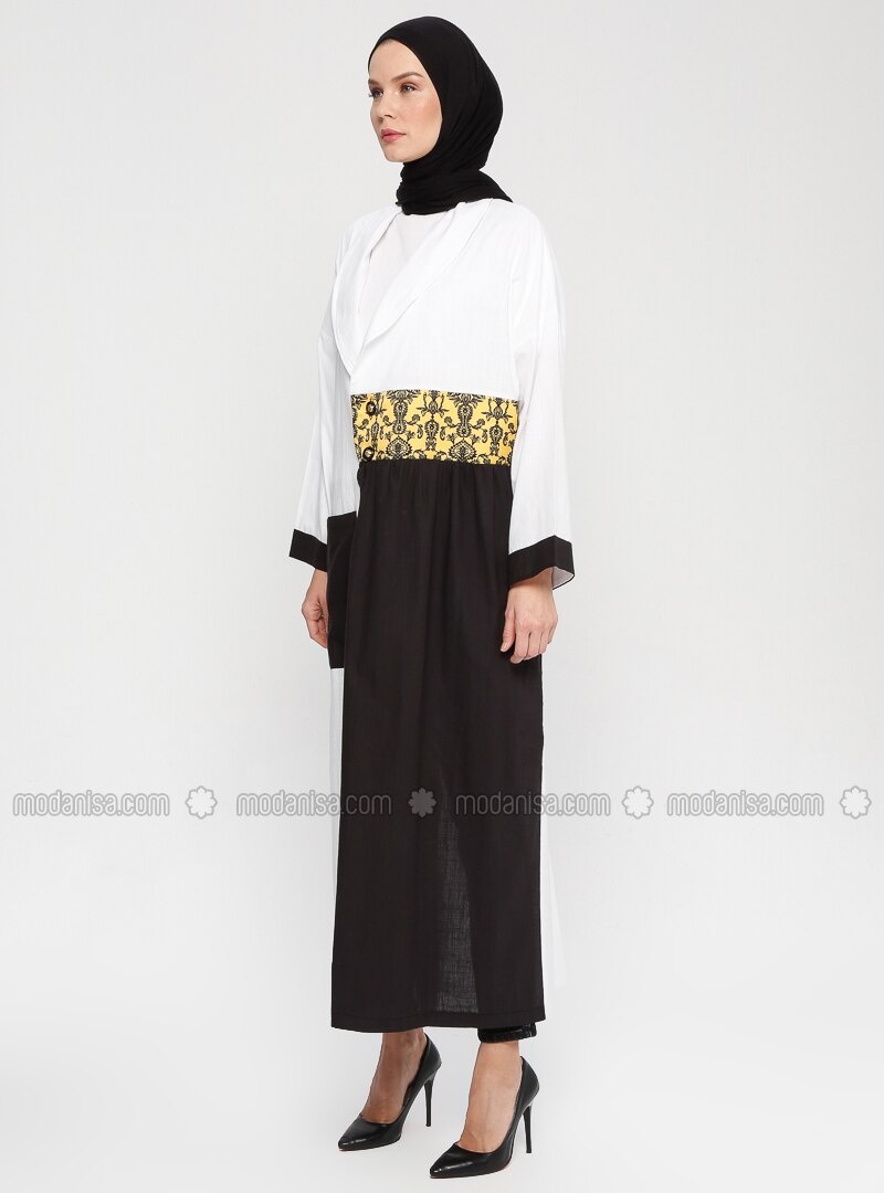 abaya black and gold