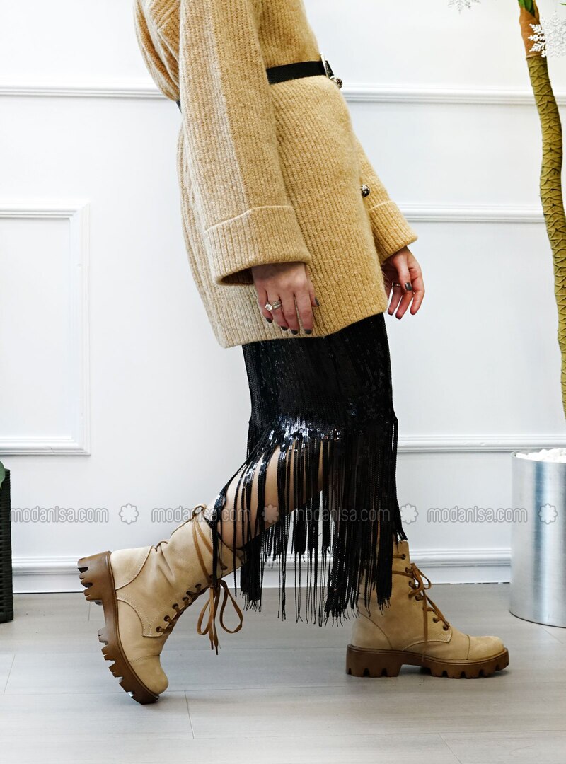 outfit camel boots