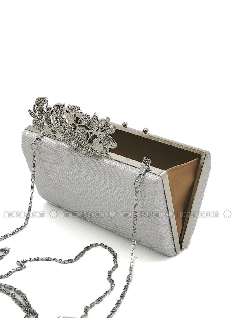 white clutch bag with chain