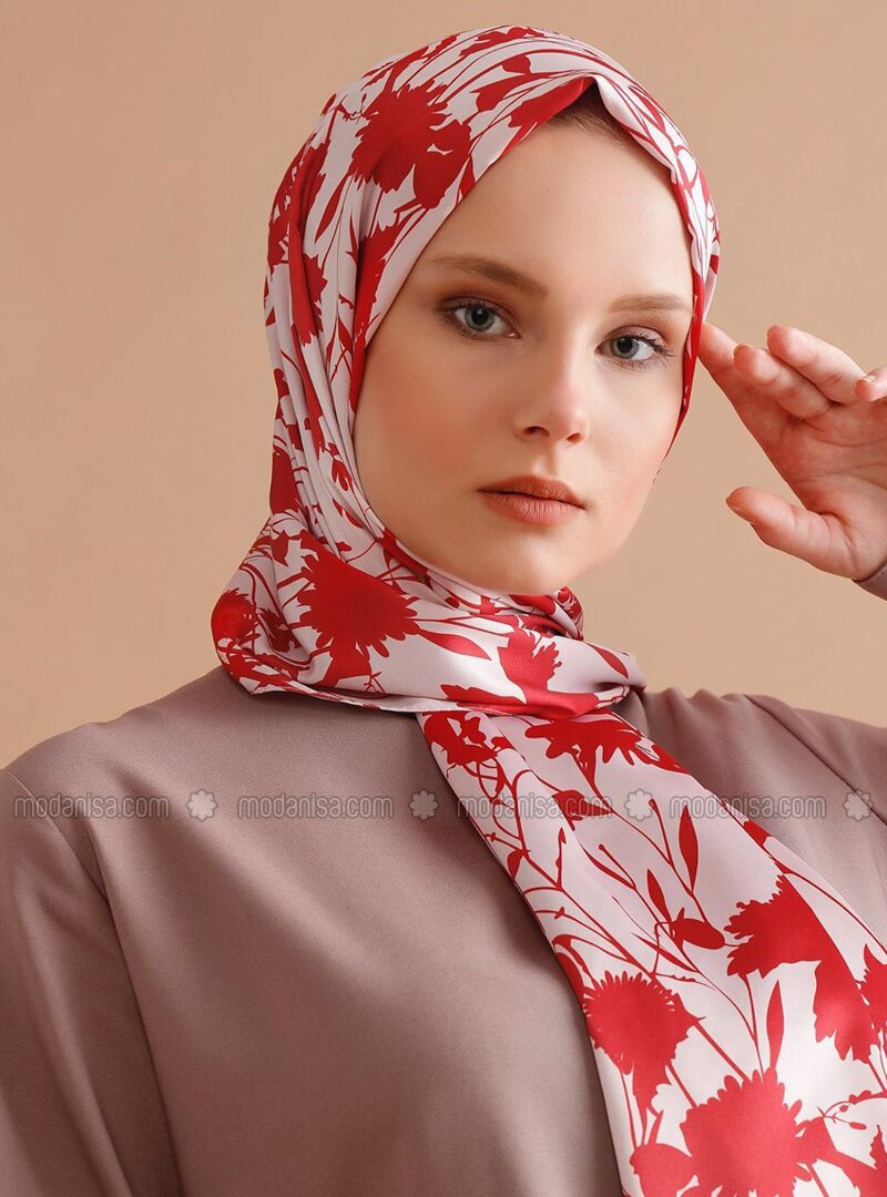 red and cream scarf