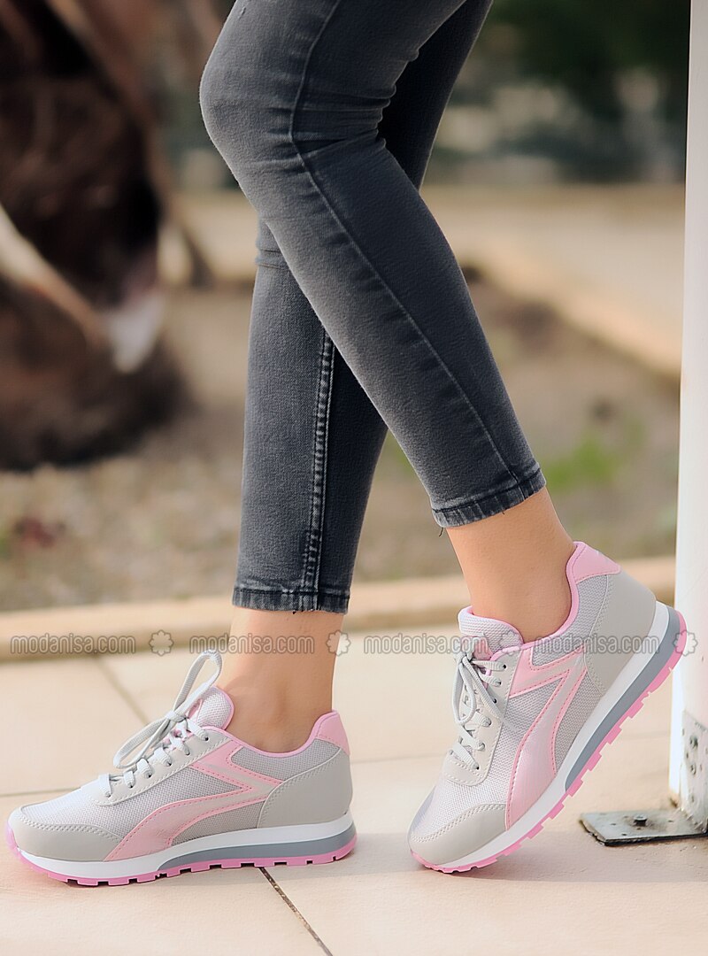 pink sport shoes outfit