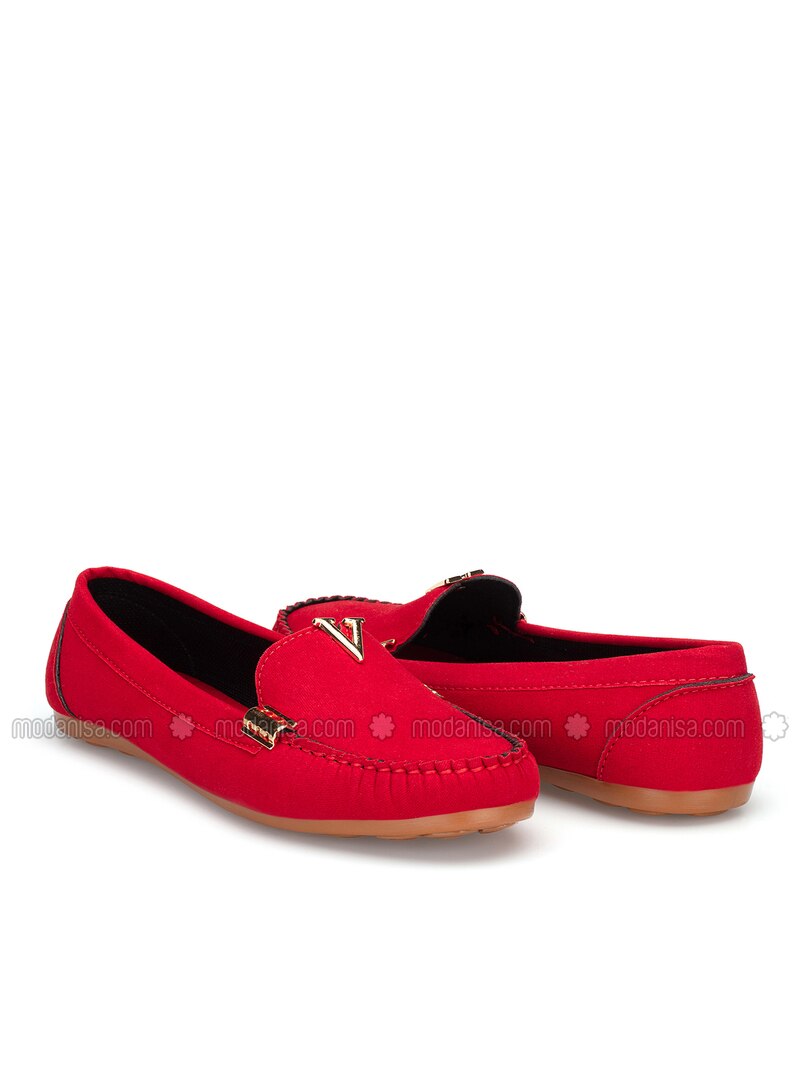 dark red flat shoes