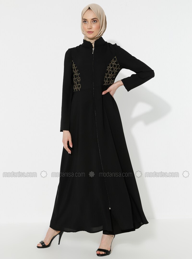 black and gold abaya