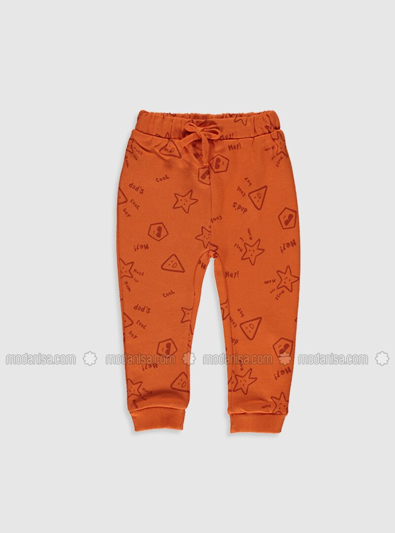 orange sweatpants outfit