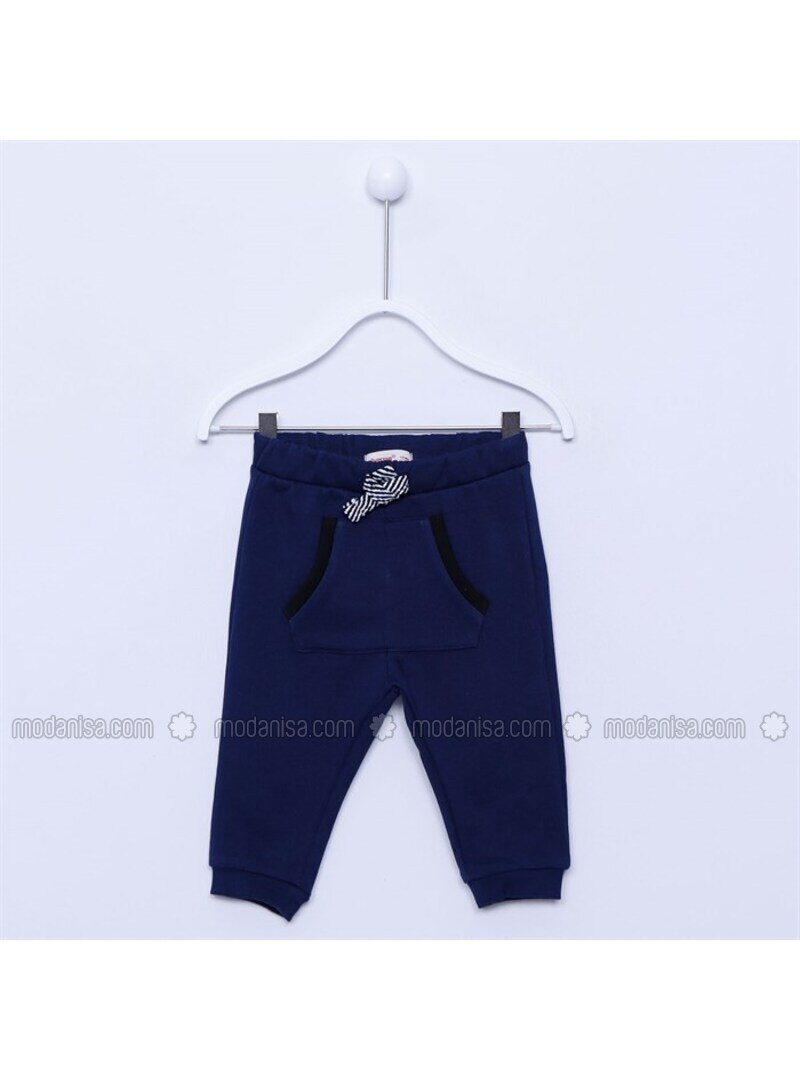 navy blue sweatpants outfit