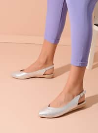 Silver tone - Flat - Sandal