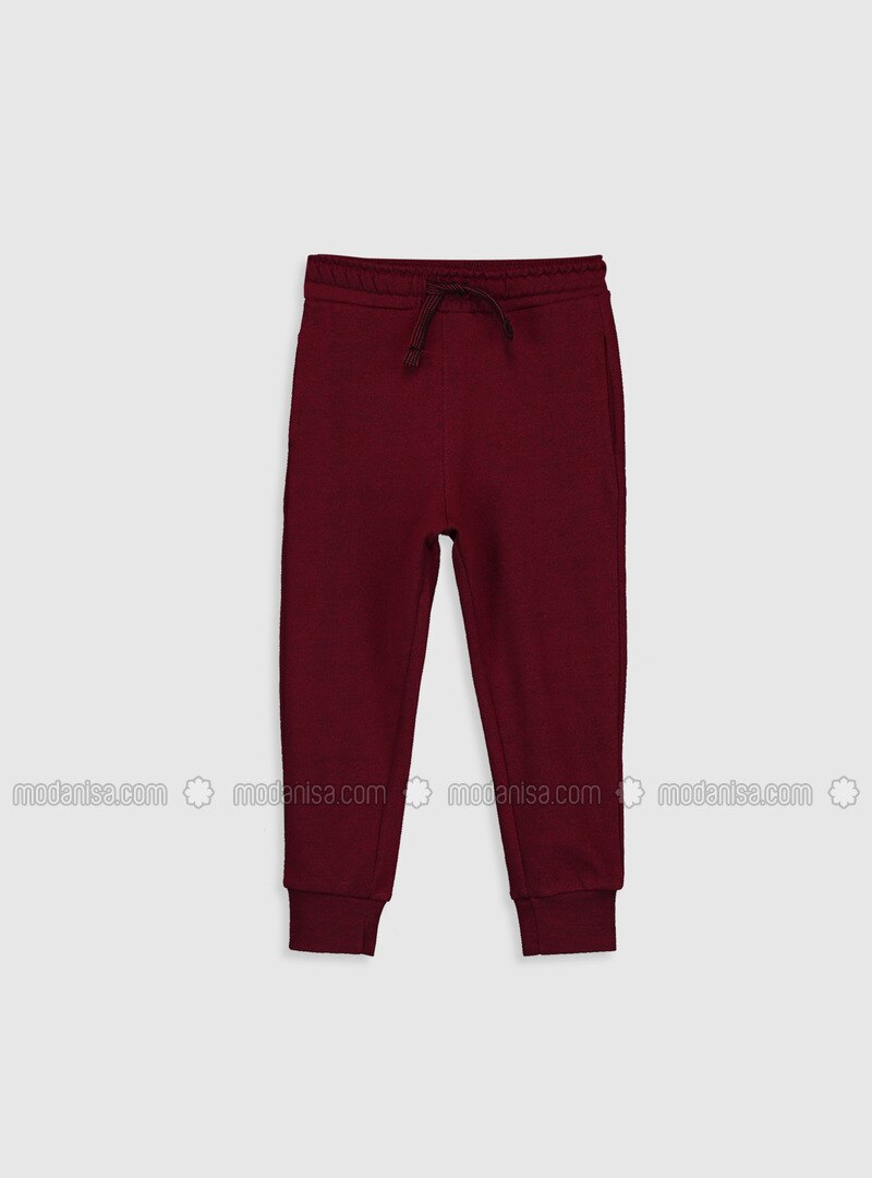 maroon sweatpants outfit