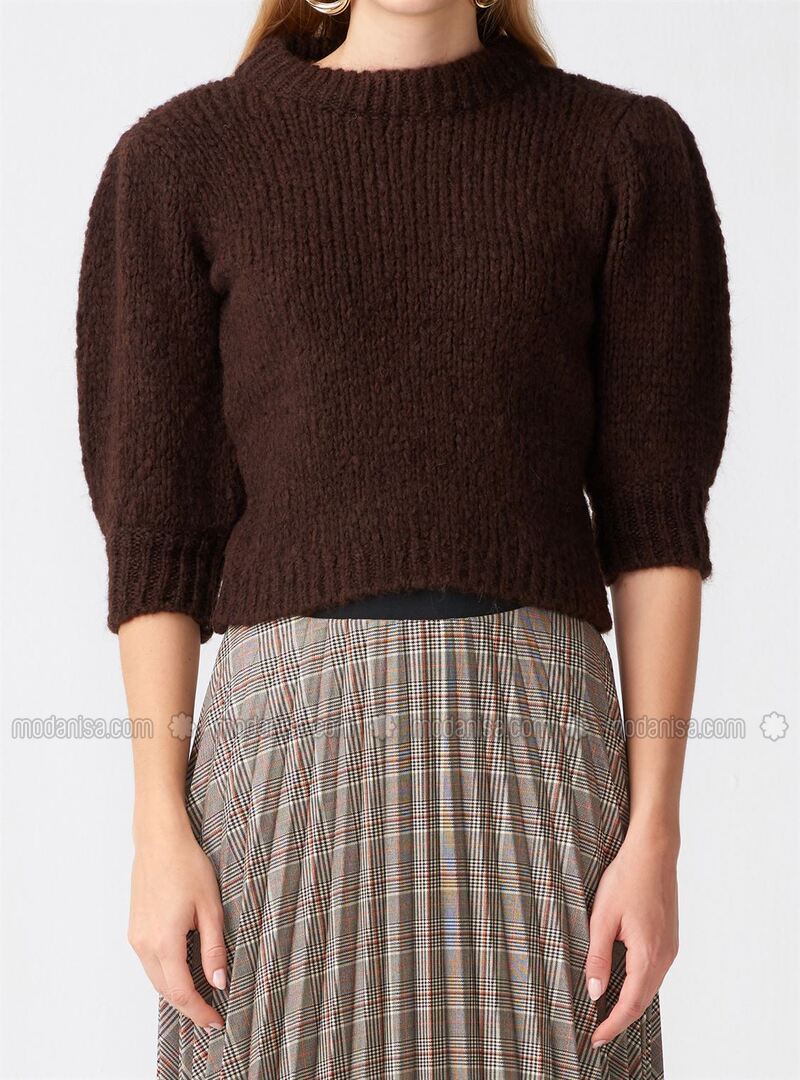 brown crew neck jumper