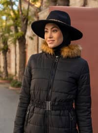 Quilted Puffer Coat With Faux Fur Detailed Hat Black