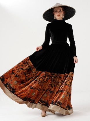Saray Pattern Modest Dress Black