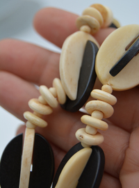 Collier en Os Multicolore