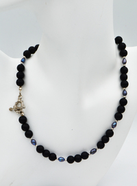 Schwarze Onyx- und Perlenkette - Schwarz
