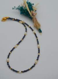Collier de perles et pierres bleues Multicolore