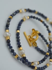 Collier de perles et pierres bleues Multicolore
