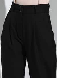 Classic Pants With Pleated Detail Black