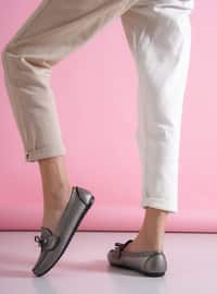 اللون الفضي - حذاء كاجوال - اللون الفضي - حذاء كاجوال - اللون الفضي - حذاء كاجوال - اللون الفضي - حذاء كاجوال - اللون الفضي - حذاء كاجوال - اللون الفضي - حذاء كاجوال - اللون الفضي - حذاء كاجوال - اللون الفضي - حذاء كاجوال - اللون الفضي - حذاء كاجوال - الل
