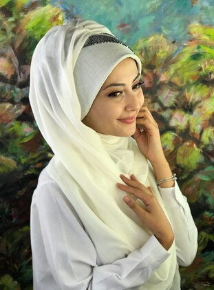 Stone Detailed Instant Hijab White Instant Scarf