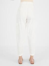 Pile Detailed Jogger Pants Off White