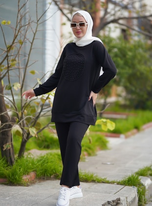 Pants & Tunic Co-Ord Black With Pearls İn The Middle Of The Body