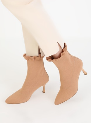 Tricot Heel Boots Camel