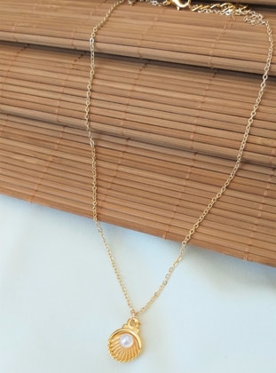 Seashell Pearl Necklace - Gold Plated