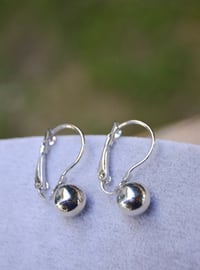 Silver tone - Earring