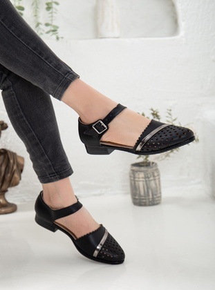 Ayakkabı Frekansı Black Flat Shoes