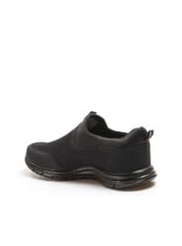 Men's Sneaker Shoes 930Maf555 Black