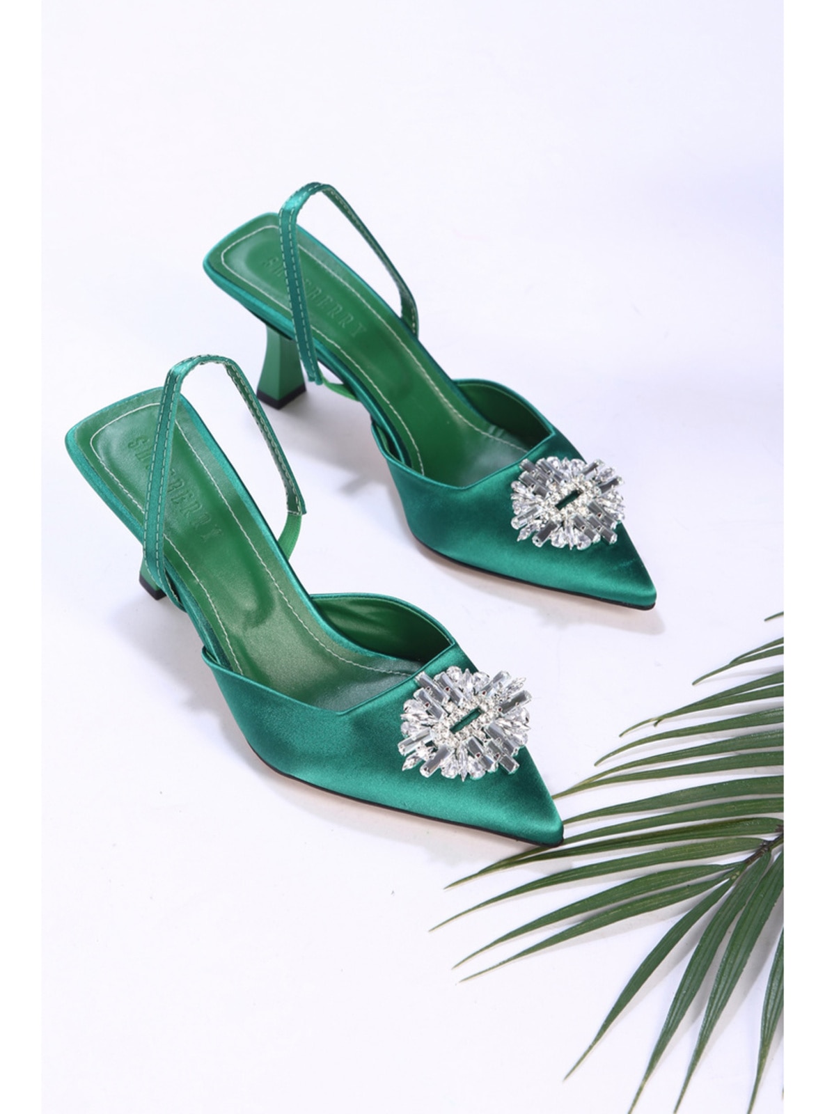 groet elkaar Tenen Women's Emerald Green Satin Stone High Heel Shoes Emerald Green