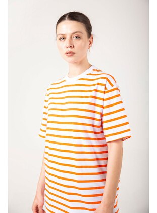 Orange - T-Shirt - Melike Tatar