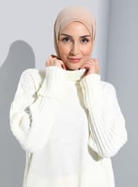 High Collar Back Long Sweater Suit Off White