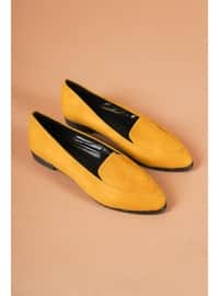 Mustard - Flat Shoes
