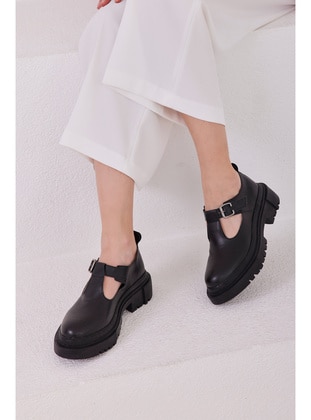 Black - Casual Shoes - Madamra