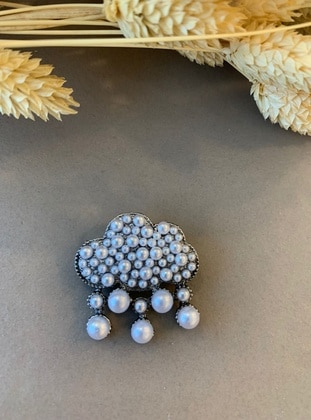 Cloud Brooch With Pearls