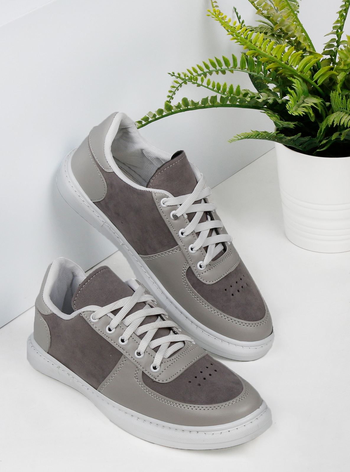 Sneakers Gray