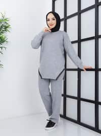 Knitwear Co-Ord Set With Chain Pants Gray