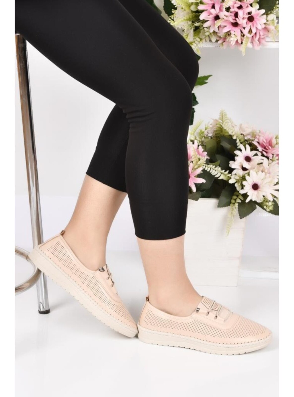 Nude - Casual Shoes