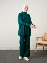 Knitwear Set Emerald With Cuffs İn The Center Of The Chest And Pants