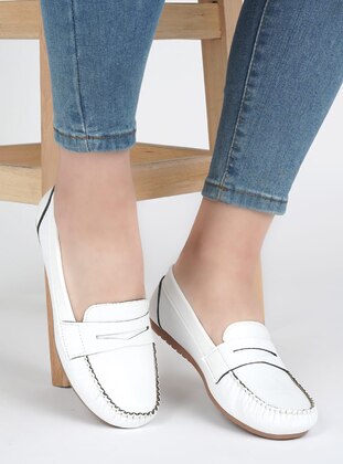 Casual Flat Shoes White