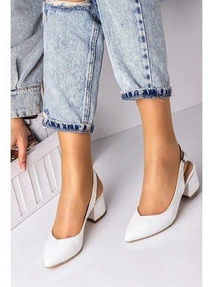 Beyaz Kadın 5 Cm Klasik Topuklu Ayakkabı 7115