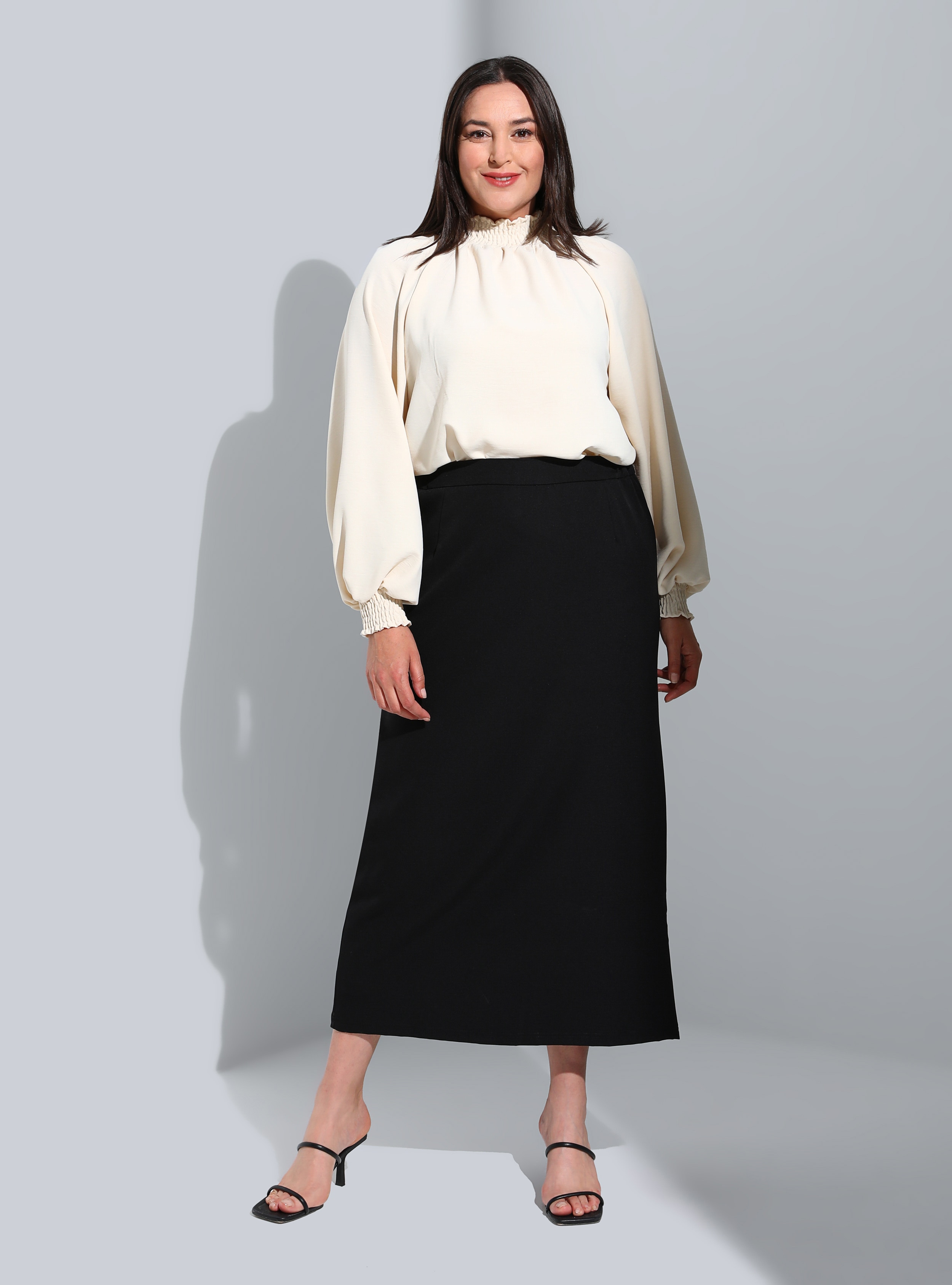 Plus Size Pencil Skirt With Hidden Slits Black