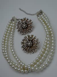 Special Design Choker Necklace And Earring Set - White